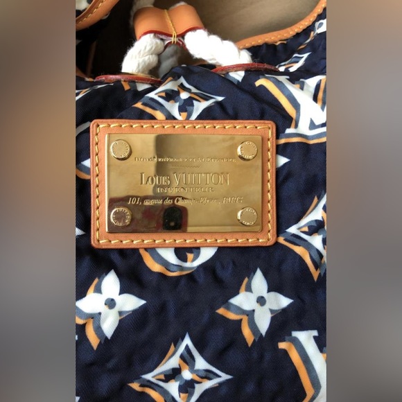 Louis Vuitton Cruise Bulles bug - Picture 6 of 10